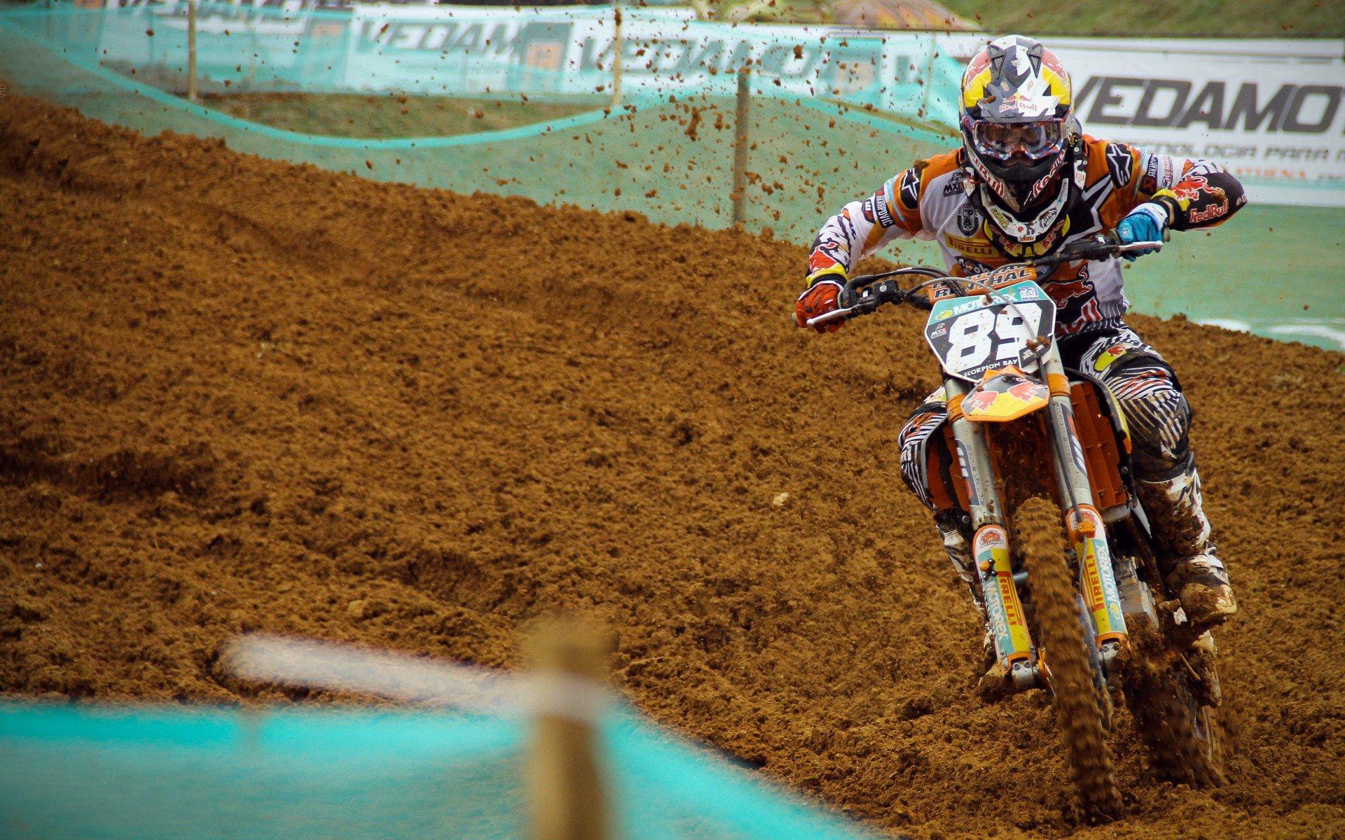 切尔西放弃吉滕斯转会谈,暂缓迈尼昂高价收购计划