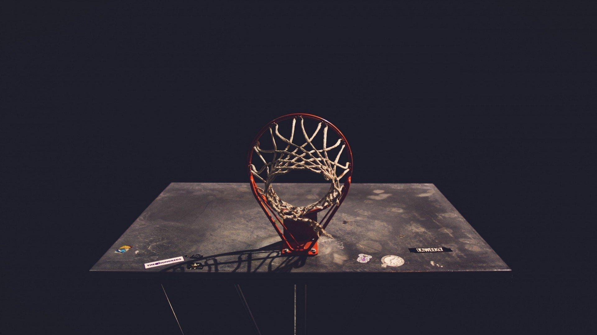 西亚卡姆畅谈球队新气象，钟情团队快打风暴，自信成为关键拼图